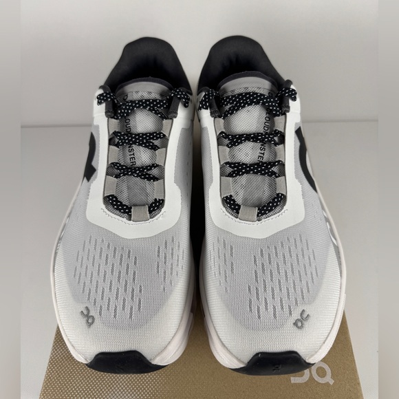 On Cloud Cloudmonster All White Running Comfort Shoes Women's  Size 7 61.98433 - Picture 5 of 7